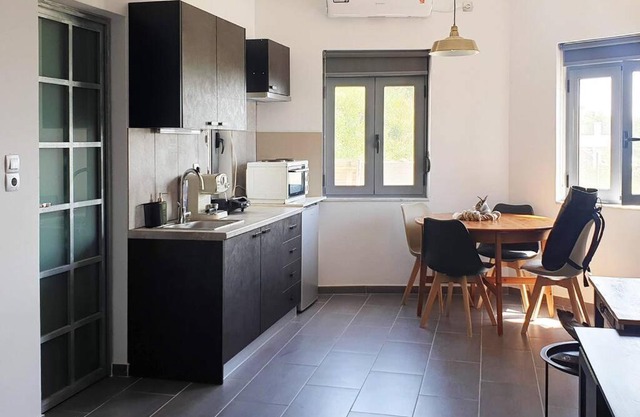 Lovely Studio apartment in Karystos. Sea view.