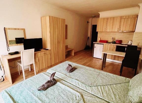 Lovely studio apartment on the beach