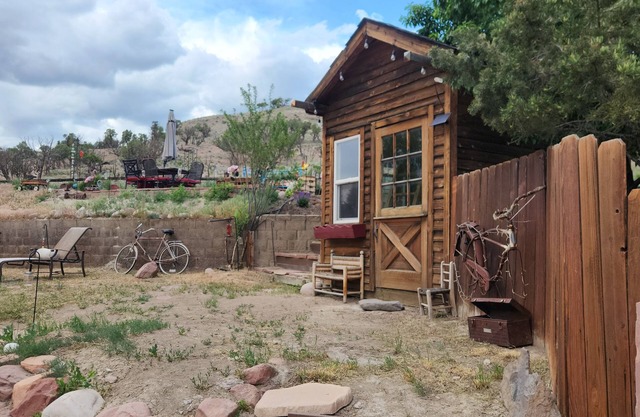 Lovely summer rental getaway 3-bedroom house in the Colorado Mountains