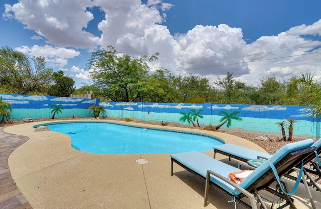 Lovely Tucson Home w/ Pool & Mountain Views