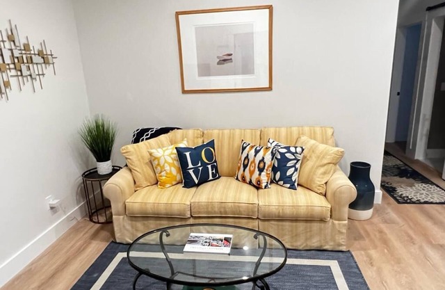 Lovely two bedroom apartment with indoor fireplace
