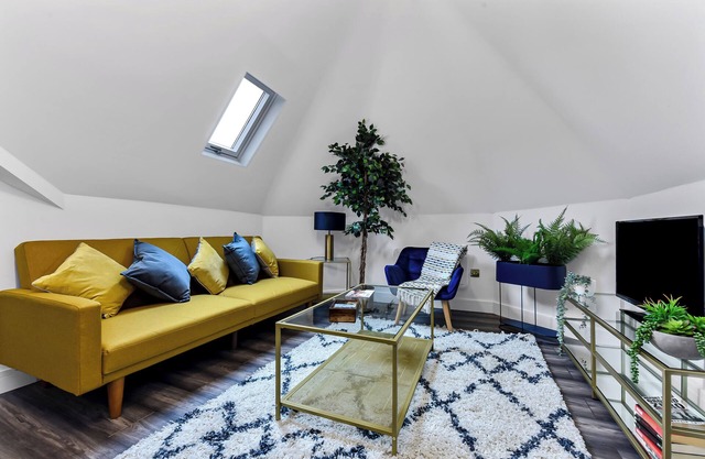 Lovely Two Bedroom with Ensuite Bathrooms