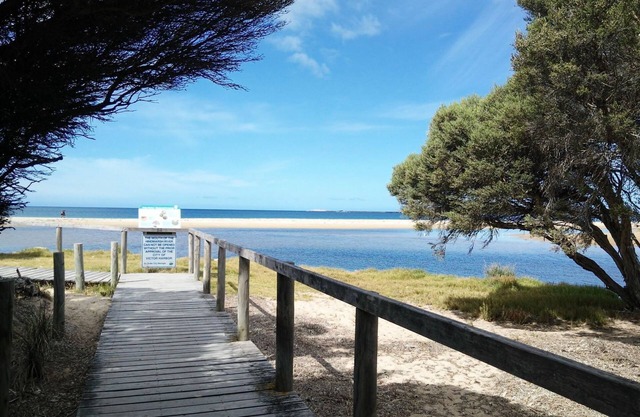 Belle avec une vue magnifique sur la mer