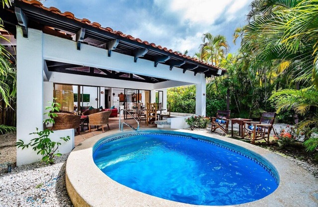 Lovely Condo w - Private Pool