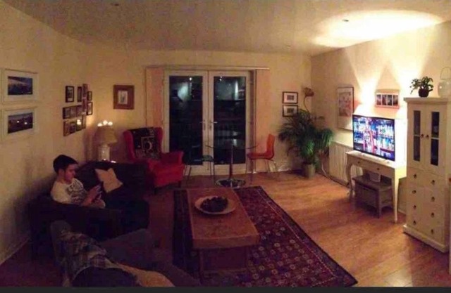 Lovely well kept 2 bedroom west end flat.