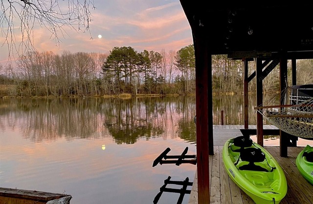 Lovin` Lake Life! Waterfont Views | Pet Friendly