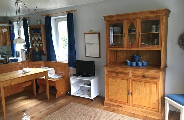 Appartement joliment meublé avec jardin à 200 m de la plage et de la jetée