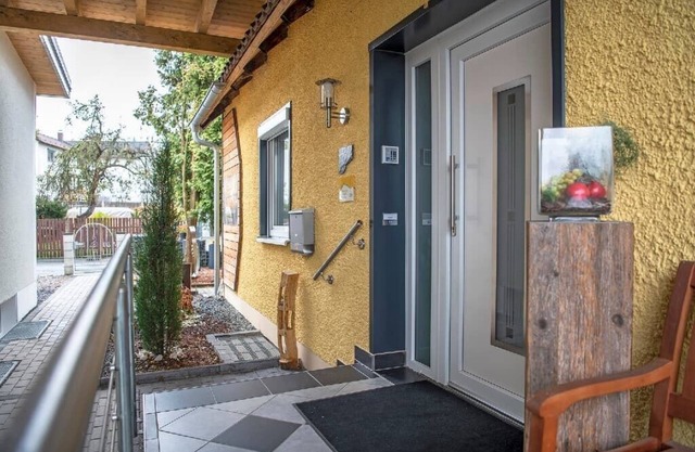 Appartement joliment meublé avec des équipements modernes et une terrasse