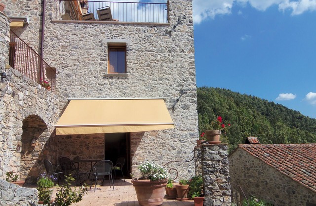 Soigneusement restaurée en appartement ensemble en pierre avec vue sur mer