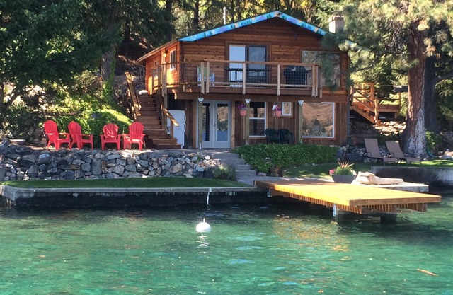 Faible Cabin Banque Waterfront sur le lac Chelan
