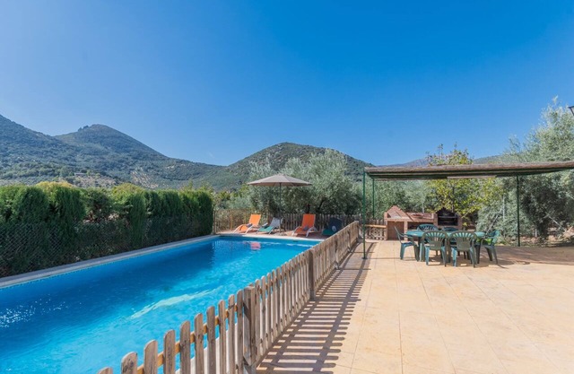 Maison à faible coût, emplacement incroyable dans le centre de l'Andalousie, AC, WIFI, 12 personnes.