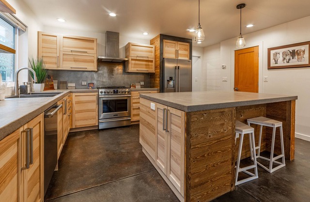 Low Key Luxury Downtown Missoula Townhome