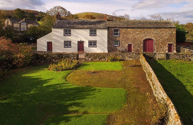 LOW LONGTHWAITE FARM, pet friendly, with a garden in Watermillock