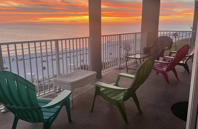 HALF PRICE Condo-Long Beach Resort Sleeps 11, 3/3 bed/bath & 6 Beds