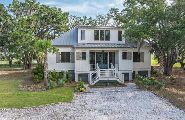 Lowcountry Luxe by The Tides: Pool & Porch