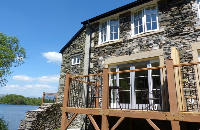 Lowe-McConnell, FAR SAWREY