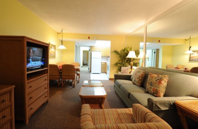 LOWER LAST MINUTE WEEKDAY PRICE!! Come relax in Destin without the crowds!