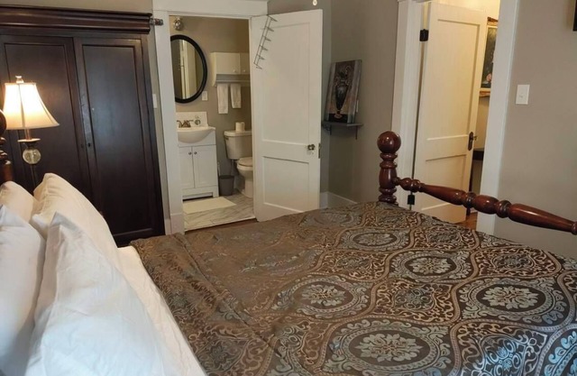 King / Queen 2bed, cuisine, patio