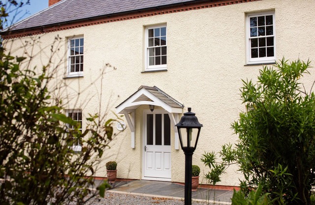Lower Old Farmhouse, Portclew Cottages
