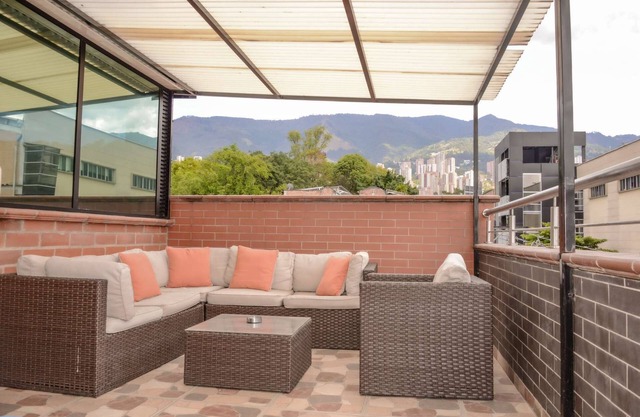 Balcon inférieur Penthouse avec Hot Tub AC