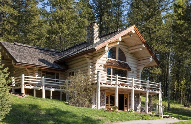 Soyez le premier à louer ce chalet de luxe confortable dans les bois pour l'été 2019!