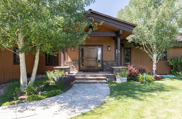 LPJH | Teton Refuge | Breathtaking Mountain Views in a Serene Setting