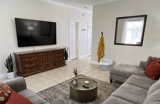 LSU Townhome in Baton Rouge - 2.5 miles to campus and LSU sports complex!