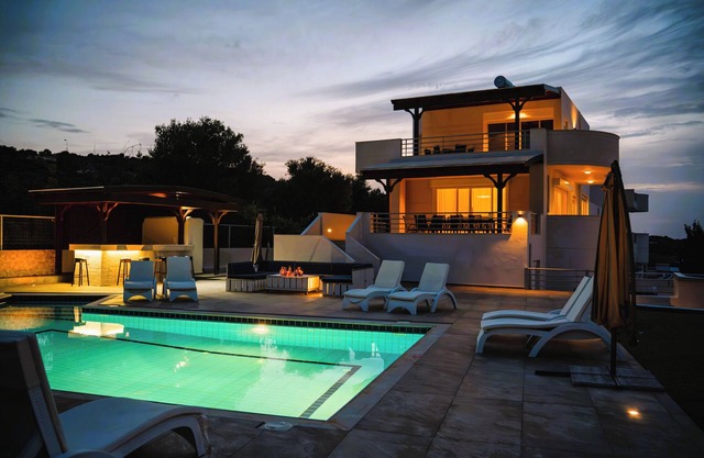 Lucy Lux Villa, – Ferienhaus mit Meerblick