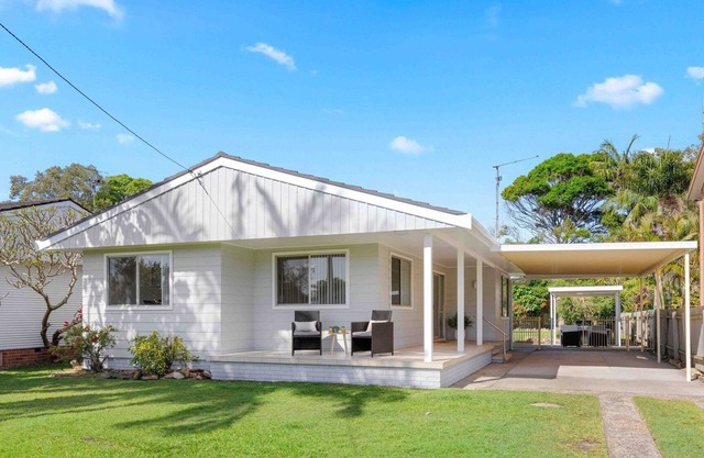 Luderick Cottage - fish, surf, eat, walk everywhere