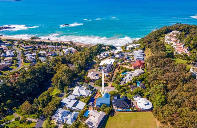Luxury, Walk to Beach, Pool, Ocean Views