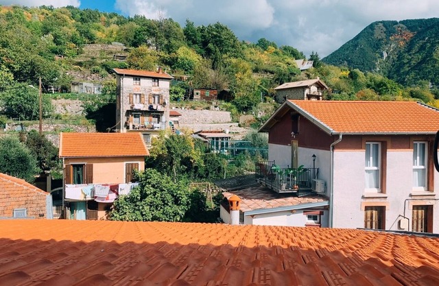 Lumineux Duplex Avec Terrasse au Coeur du Village de Belvédère
