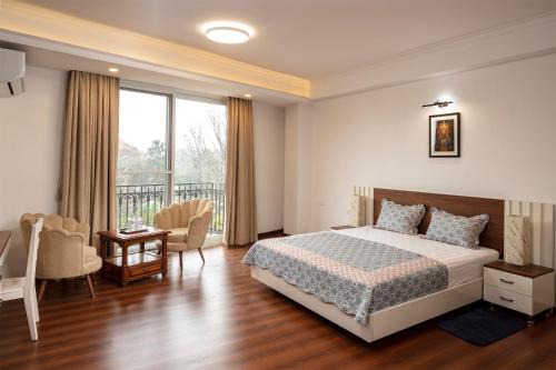 Luminous Apartments & Suites