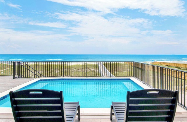 Luna Azul | Gulf-Front + Private Pool & Boardwalk to Beach!