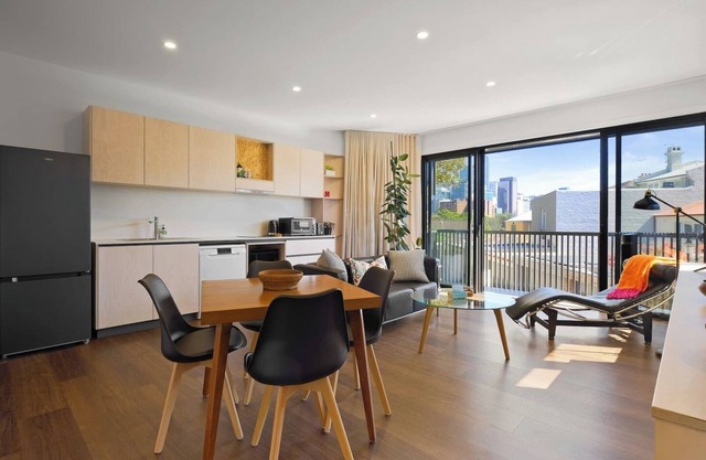 Luna Glow Harbourside Escape near Sydneys Icons