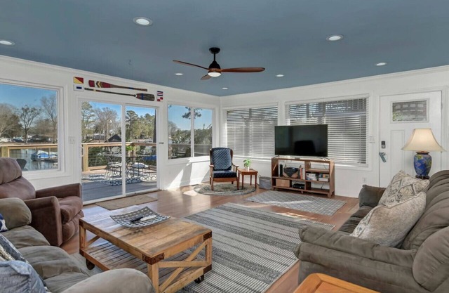 Lure & Leisure Lakehouse | Lake Murray 3BR 2BA