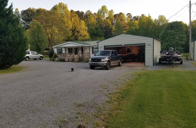 Maison de vacances de pêche et volaille LureMeInn avec garage pour 2 bateaux et parking circulaire!