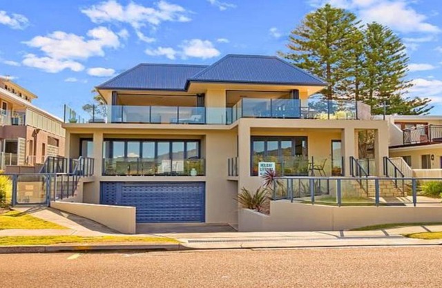 Luro 2 - Waterfront Luxury