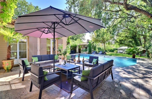 Lush villa with swimming pool, jacuzzi and sauna