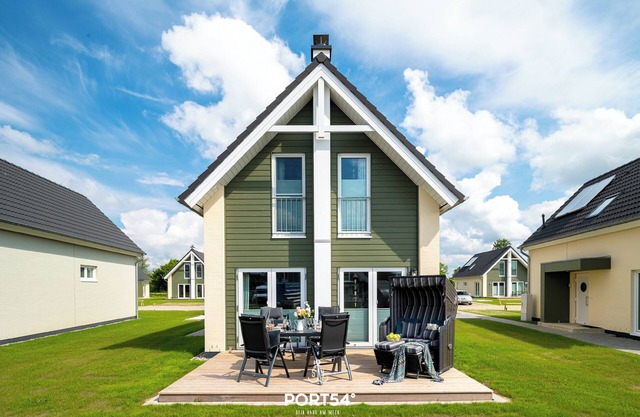 Lütte Diekhuus - terrace, wood-burning stove, sauna, close to the North Sea and the beach