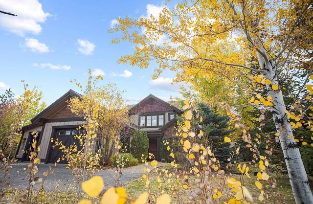 Belle villa sur le virage de la rivière Payette pour 10 personnes WIFI, accès au gymnase et au spa