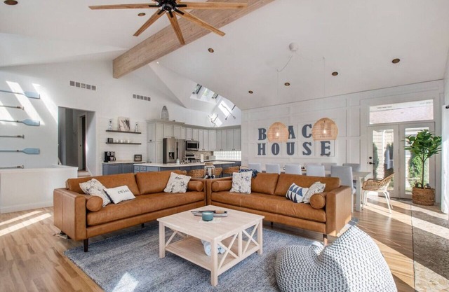 Lux 5-Bdrm Lake Hse w/ Hot Tub and scenic views