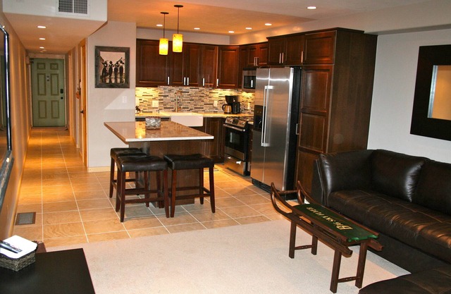 Condo de luxe 1BR / 1BA à flanc de montagne - Wifi gratuit dans l'unité - ÉNORME Douche