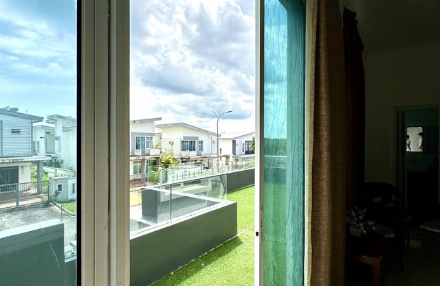 Lux Desaru Villa