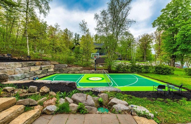 LUX Bord du lac: 18 couchages+Pickleball+Jacuzzi+Sauna+Salle de sport+Arcade