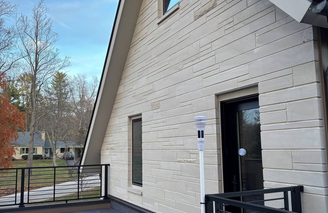 Urban Farmstead Lux Loft Plus Near IU, EV Charger, Piano