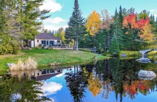 LUXE Cottage :: Private Pond & Island