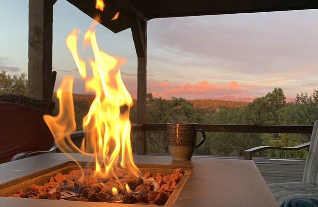 Gorgeous 15 acre Ranch House w/ Gameroom close to Mesa Verde, MTB, Lakes, Rivers