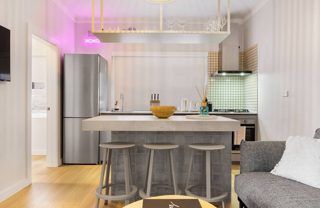 Luxe 2BR w/Smart TV Steps from Bondi Beach
