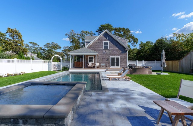 BILLETS DE FERRY!Nouvelle construction Lux 4 Bd / 4 ensuite Ba, A / C Vineyard Haven