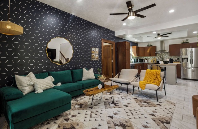 Luxe 4bd - Movie, Games - Centrally Located